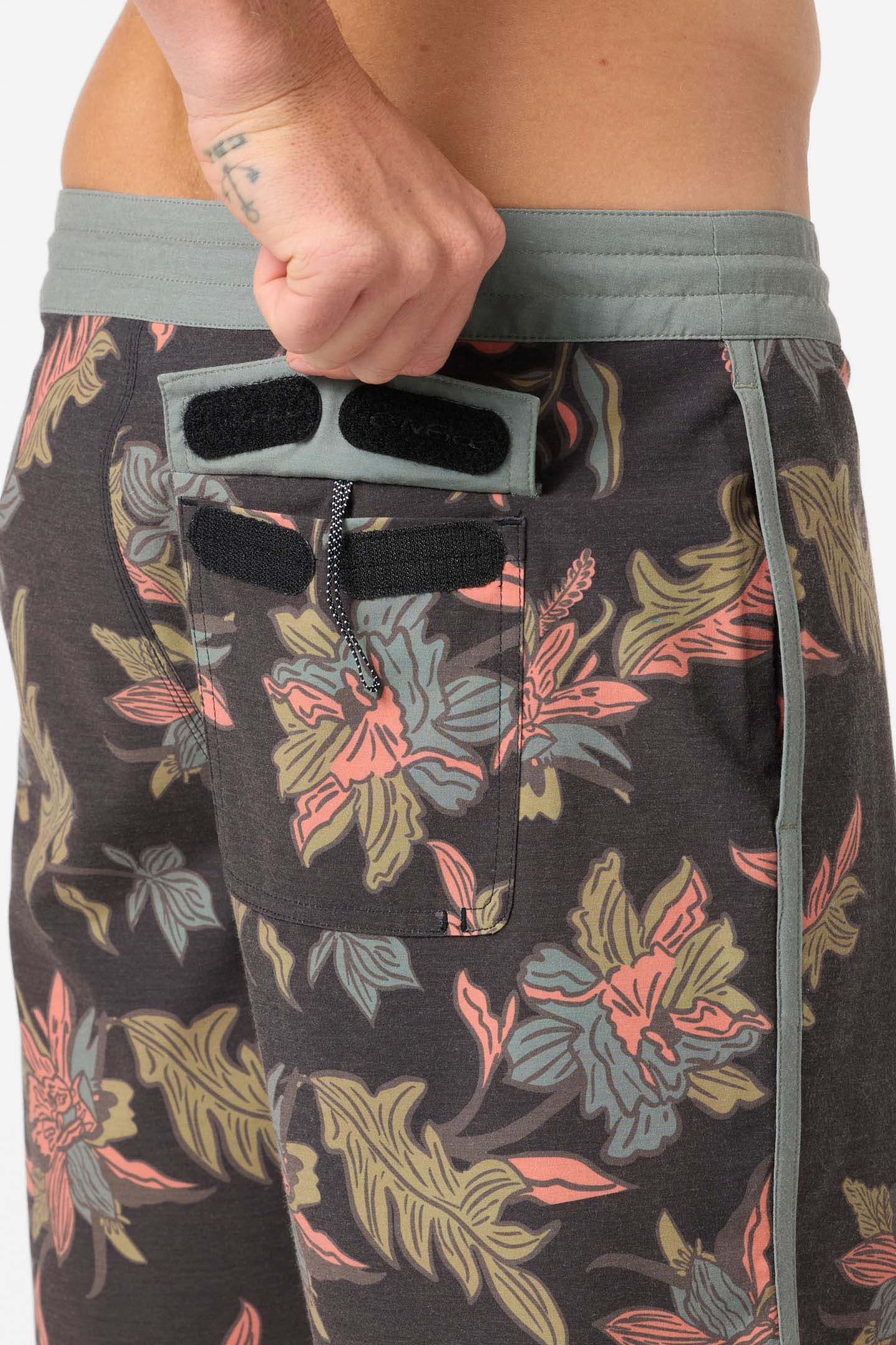 Cruzer Scallop 18 Boardshorts - Image 5
