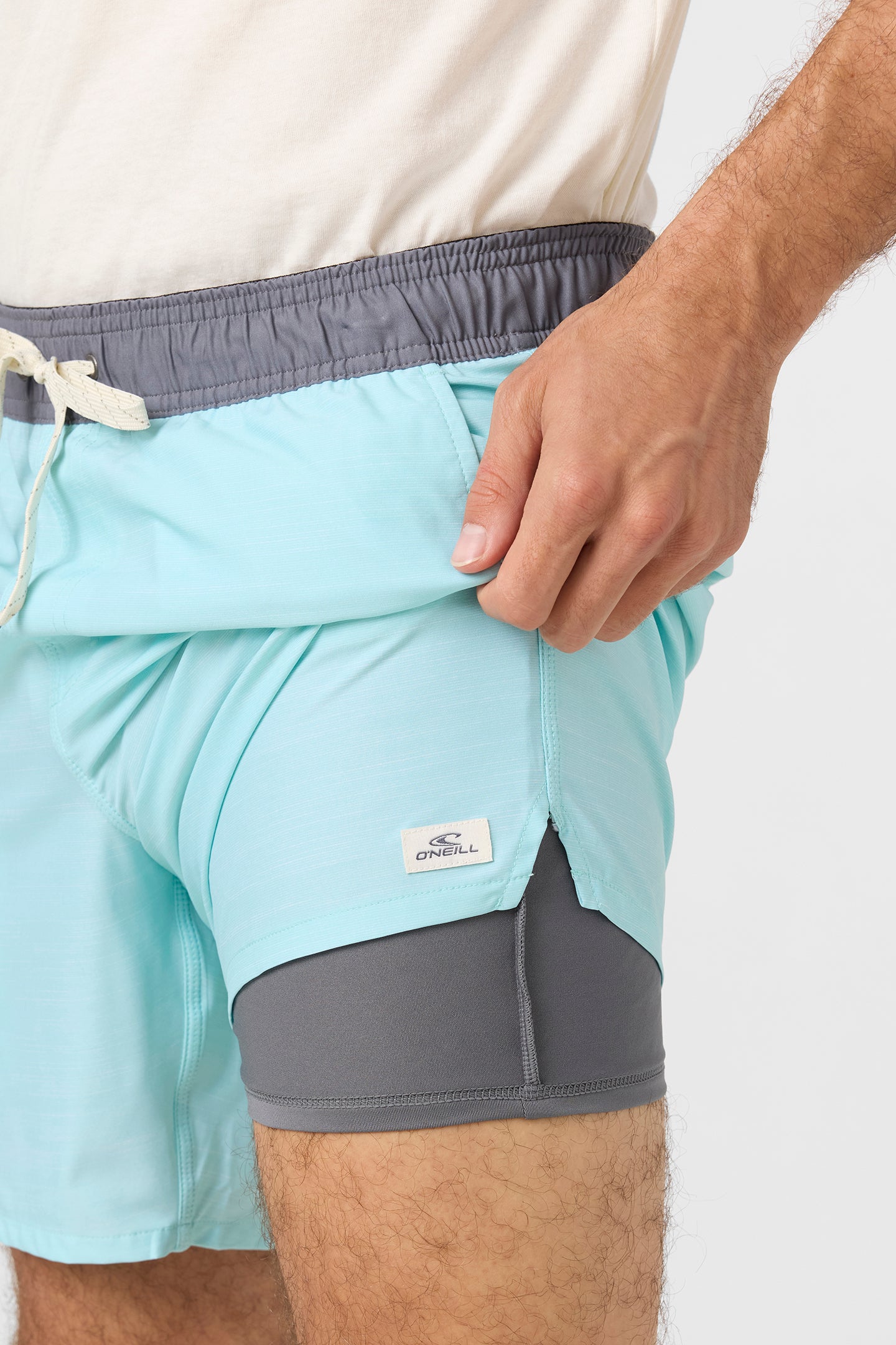 Perform Light Lined Elastic Waist 17 Hybrid Shorts - Image 5