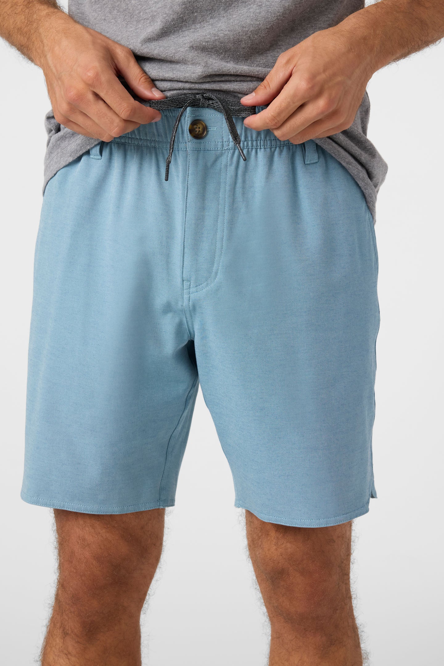 Reserve Light Check Scallop Elastic Waist 18 Hybrid Shorts - Image 3