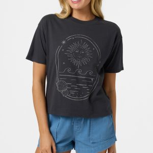 Sun Shell Easy Tee