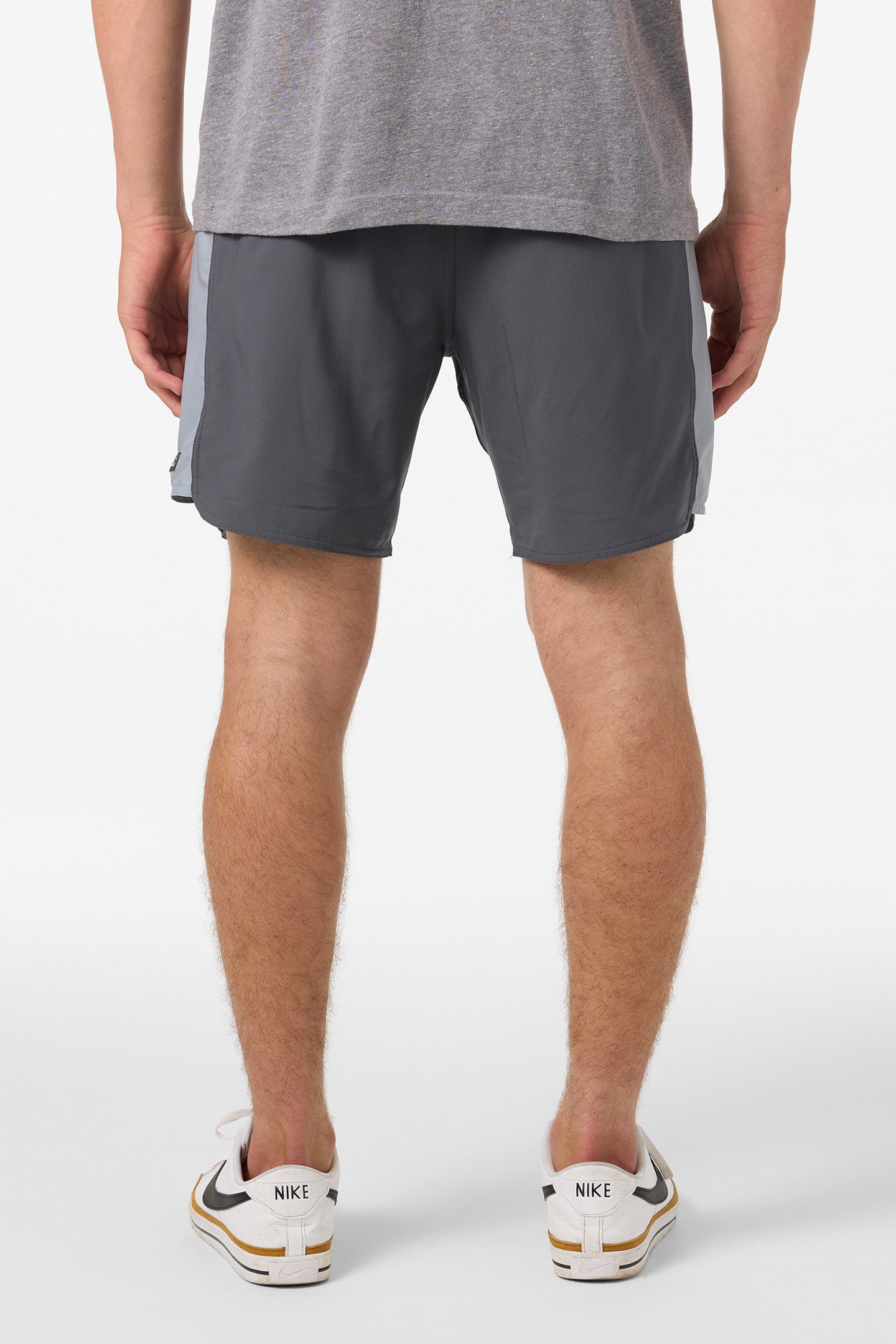 Perform Light Tech Panel Lined Elastic Waist 17 Hybrid Shorts - Image 4